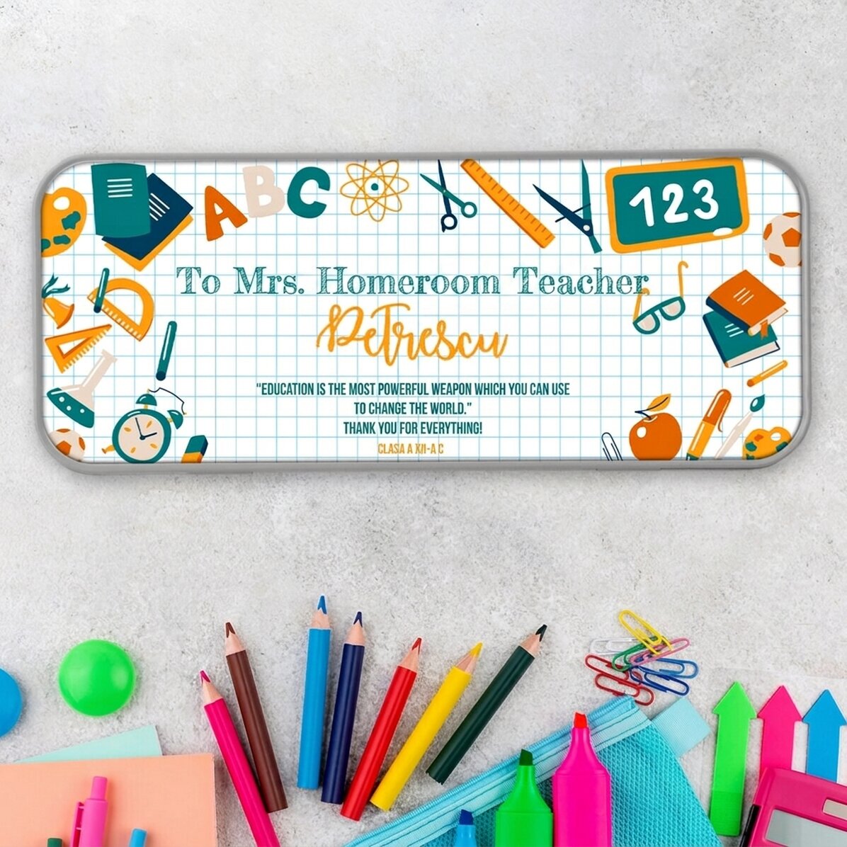 Astuccio personalizzato con una dedica per gli insegnanti