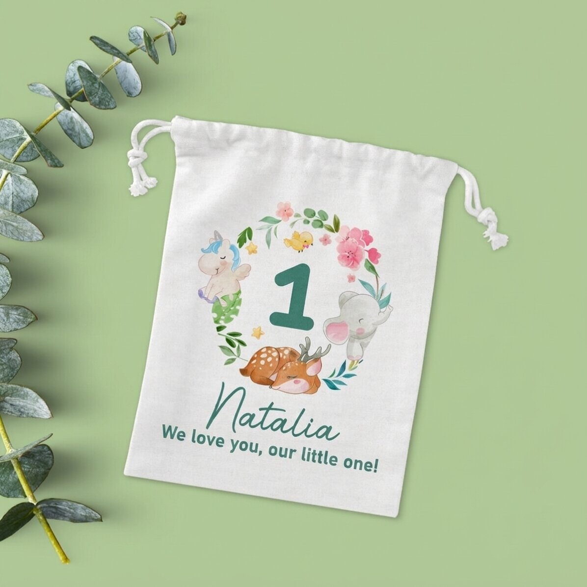Piccolo sacchetto regalo personalizzato con la scritta "Happy birthday, little one!"