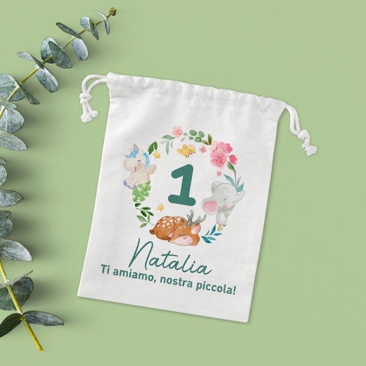 Piccolo sacchetto regalo personalizzato con la scritta "Happy birthday, little one!"