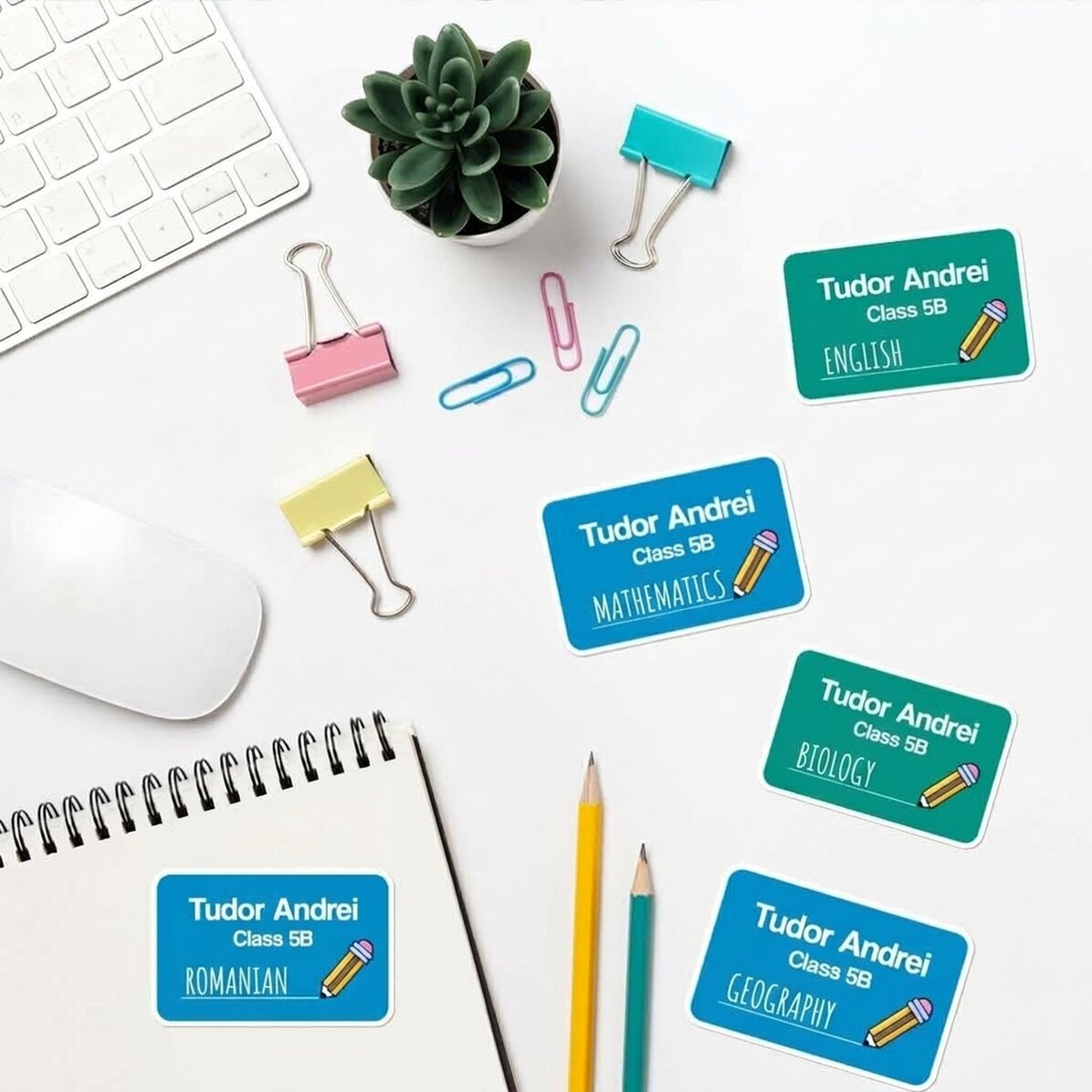 Set di 8 adesivi (etichette autoadesive) personalizzati per la scuola con testo - sfondo colorato