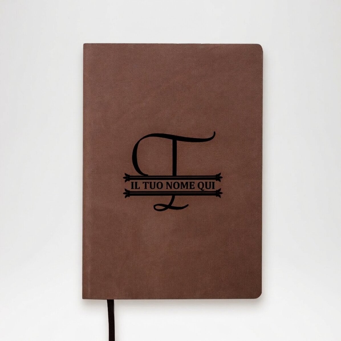 Agenda in pelle personalizzata con monogramma e nome al centro - modello 2