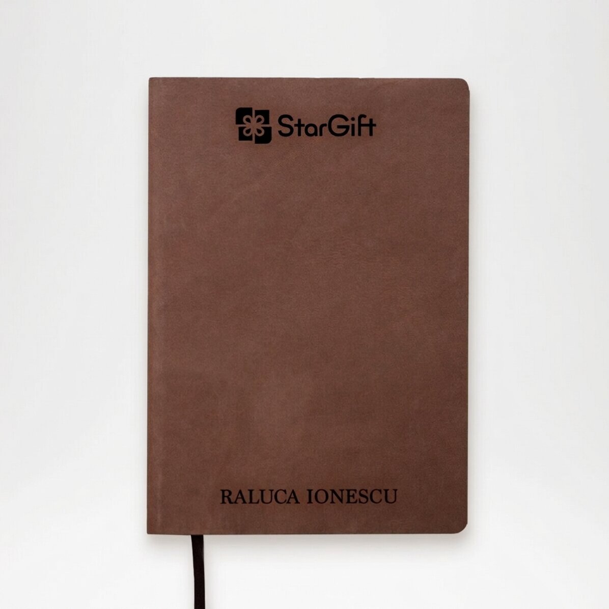 Agenda in pelle personalizzata con logo al centro e nome