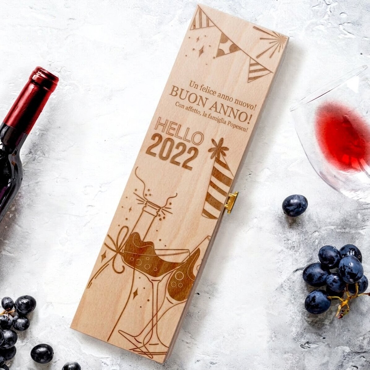 Scatola di vino personalizzata con il messaggio “Buon compleanno!”