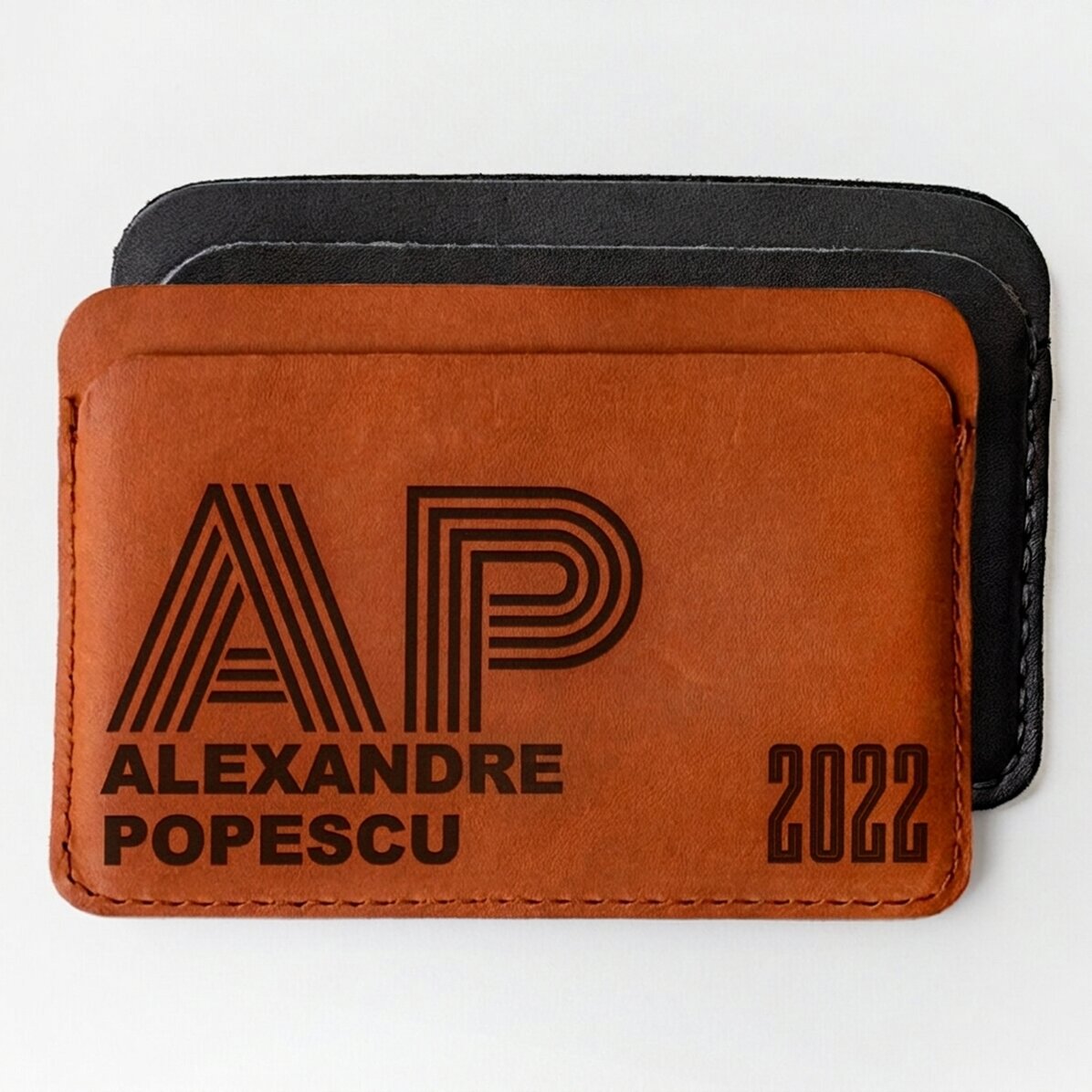 Portafoglio in pelle personalizzato con iniziali, nome e anno