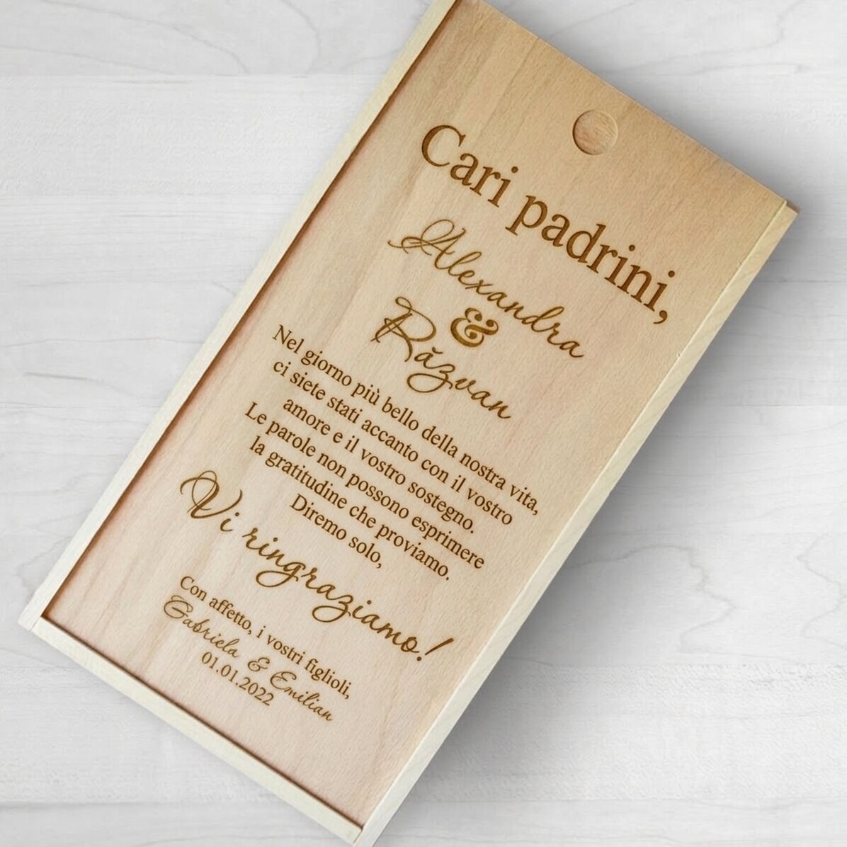 Scatola regalo personalizzata in legno con messaggio di ringraziamento per i padrini