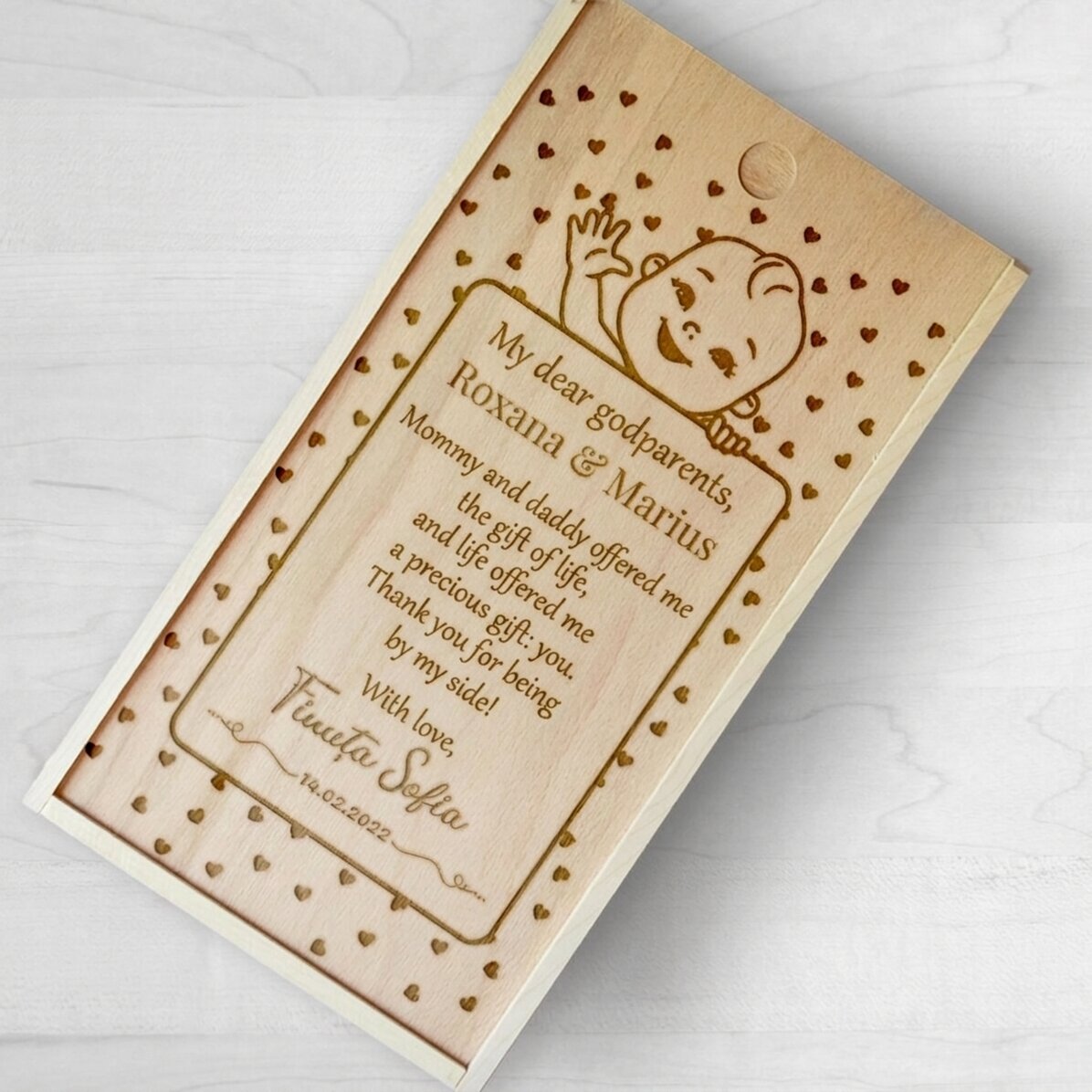 Scatola regalo personalizzata in legno con messaggio di ringraziamento per i padrini di battesimo