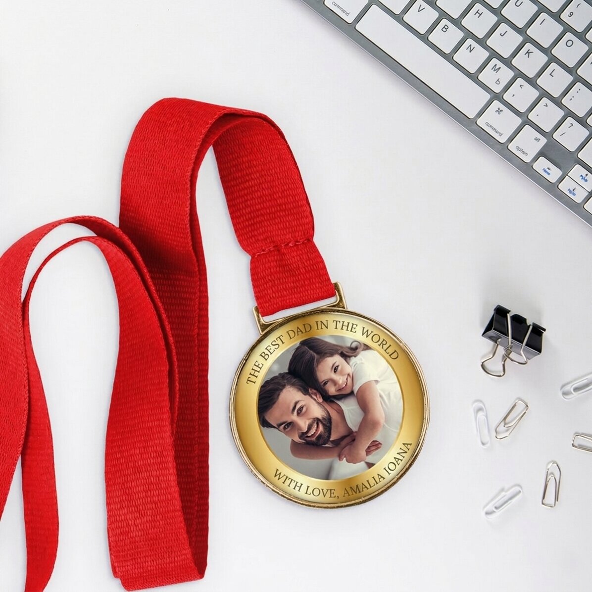 Medaglia personalizzata con una foto e una scritta