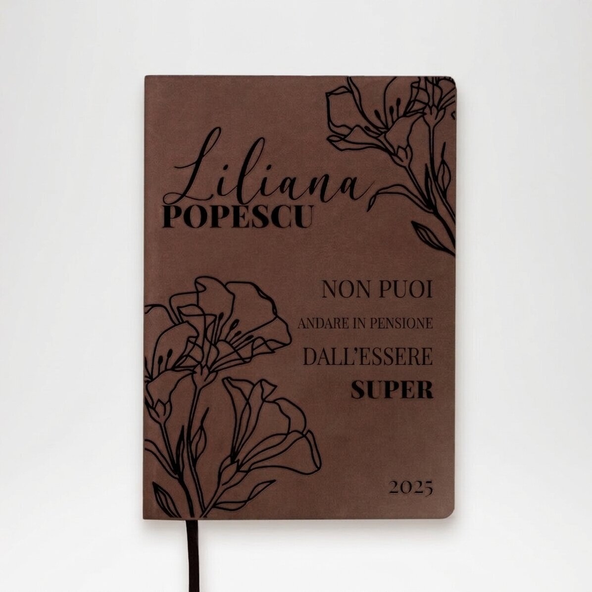 Agenda in pelle personalizzata con dedica per il pensionamento e dal design elegante