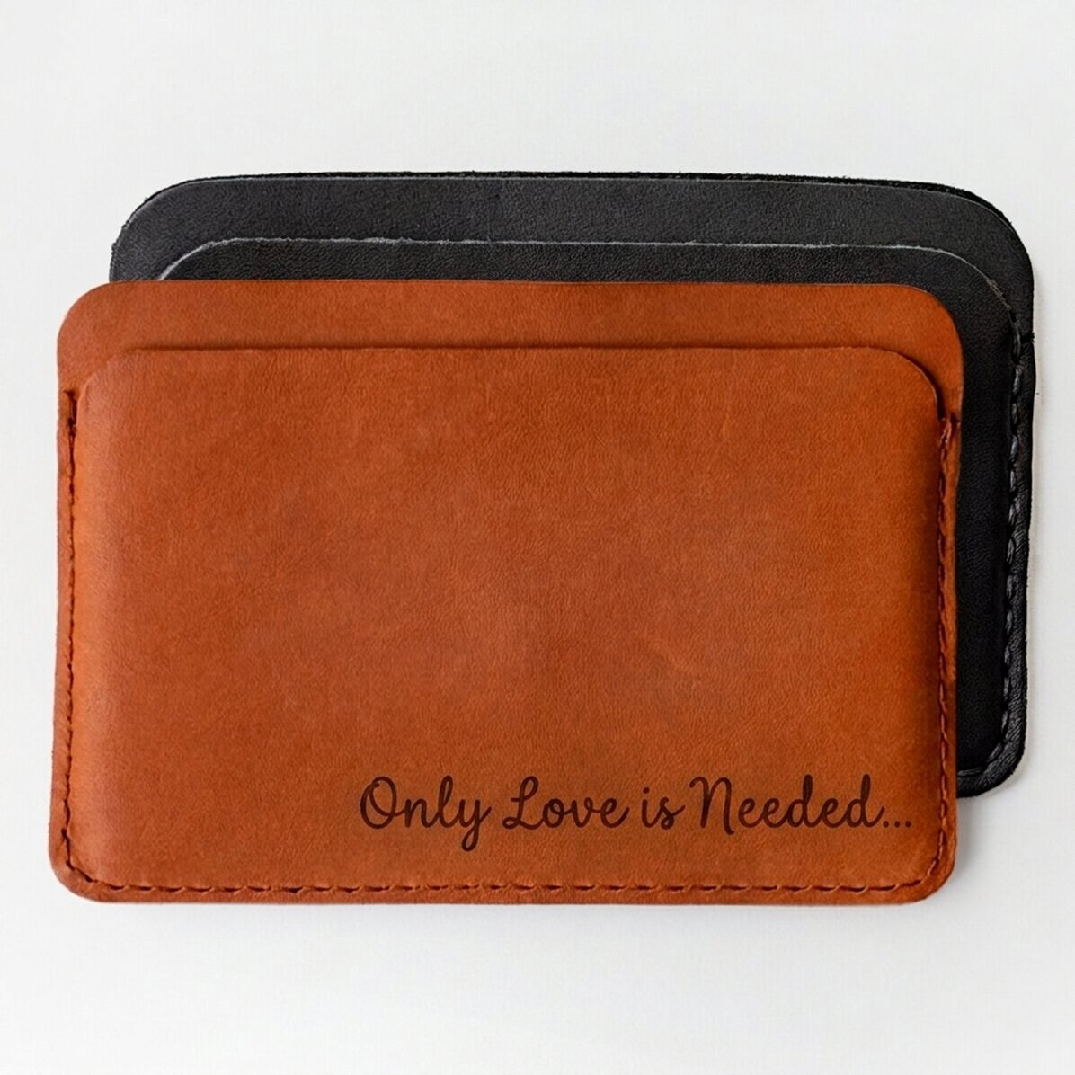 Portafoglio in pelle personalizzato con dedica - Love is all you need
