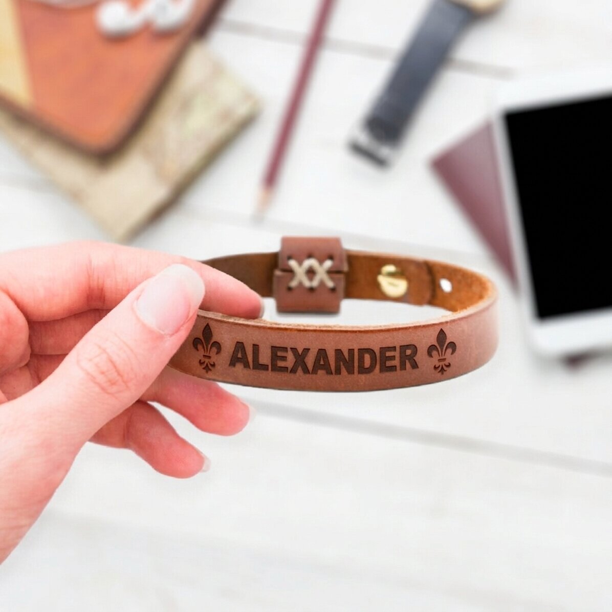 Bracciale in pelle personalizzato con nome per uomo