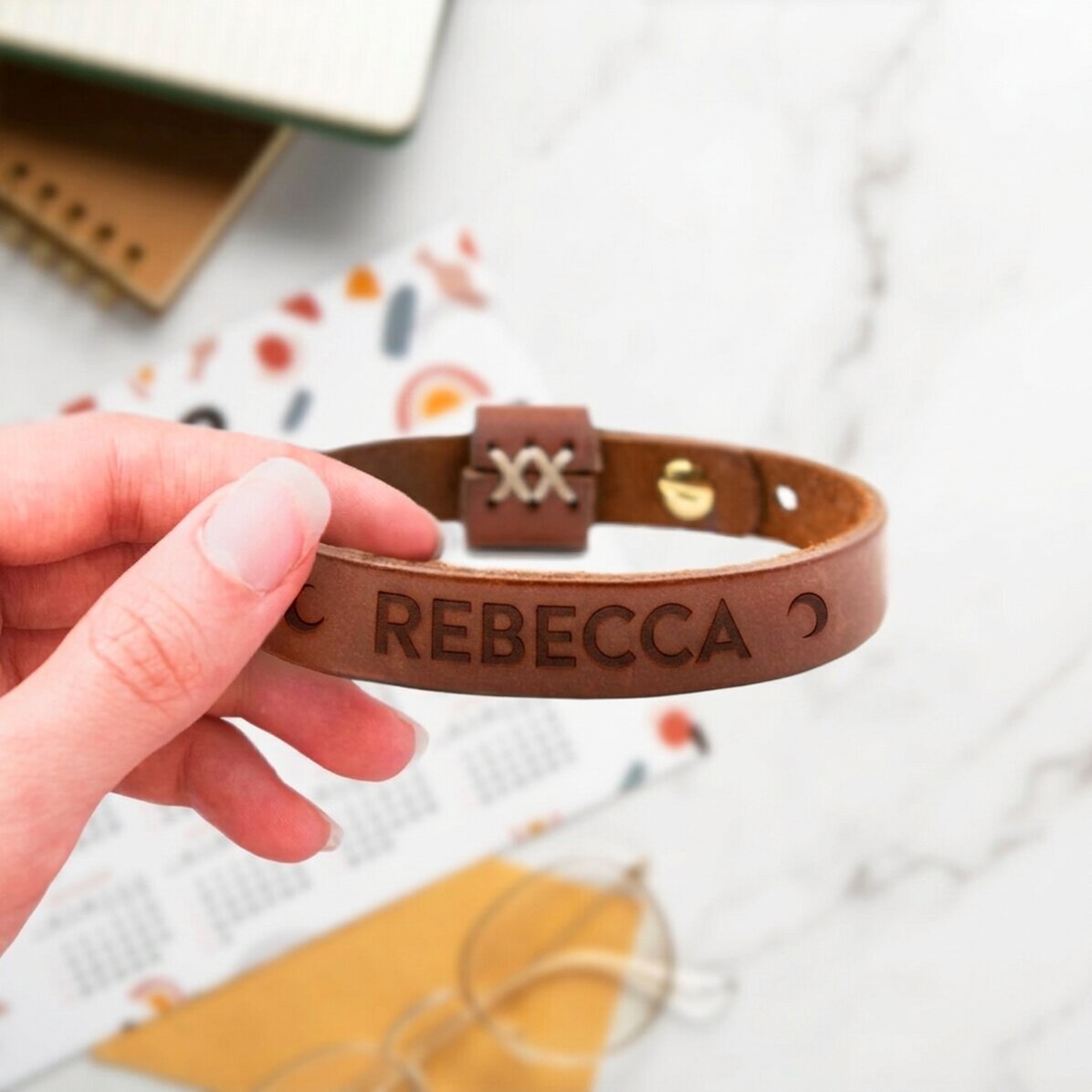 Braccialetto in pelle personalizzato con nome per donna - Mezzaluna