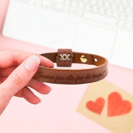Braccialetto in pelle personalizzato con messaggio