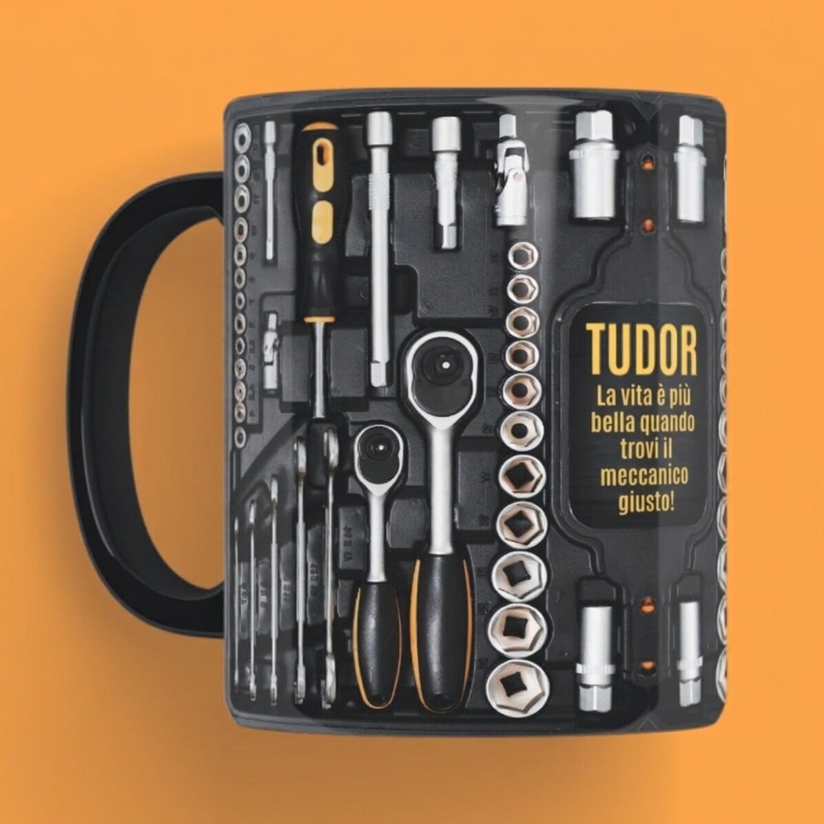 Tazza nera personalizzata con scritta per meccanico