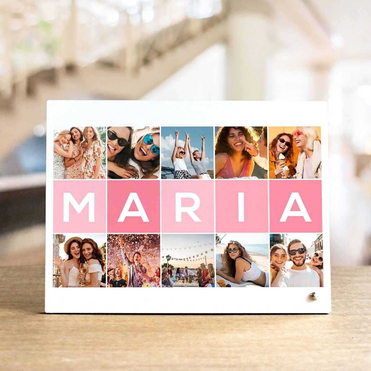 Cornice da scrivania personalizzata con 10 foto e un nome di 5 lettere