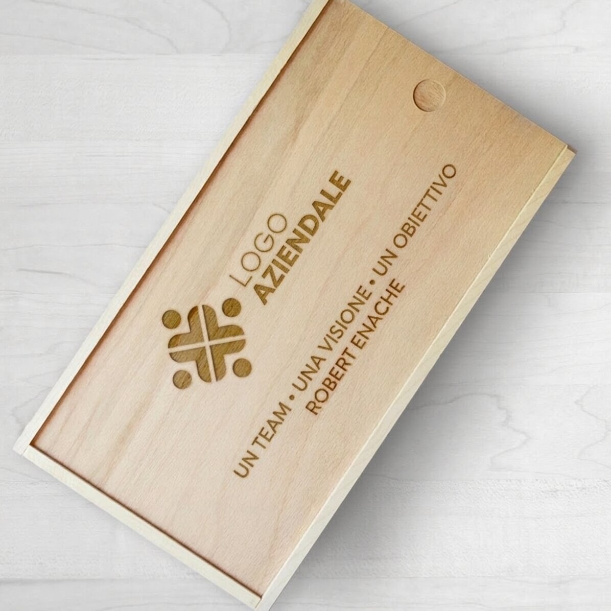 Scatola regalo personalizzata in legno con logo e testo