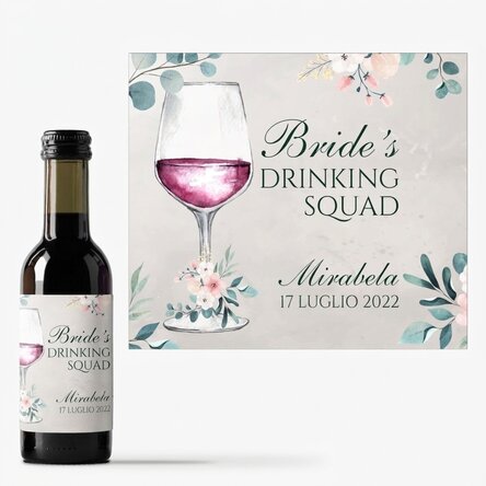 Mini bottiglia di vino personalizzata con una scritta per l'addio al nubilato