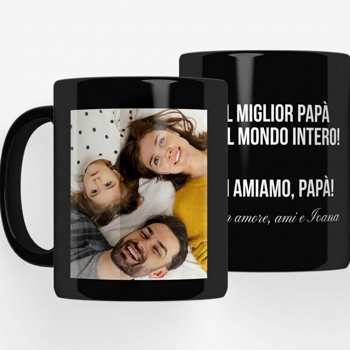 Tazza nera personalizzata con una foto e un messaggio