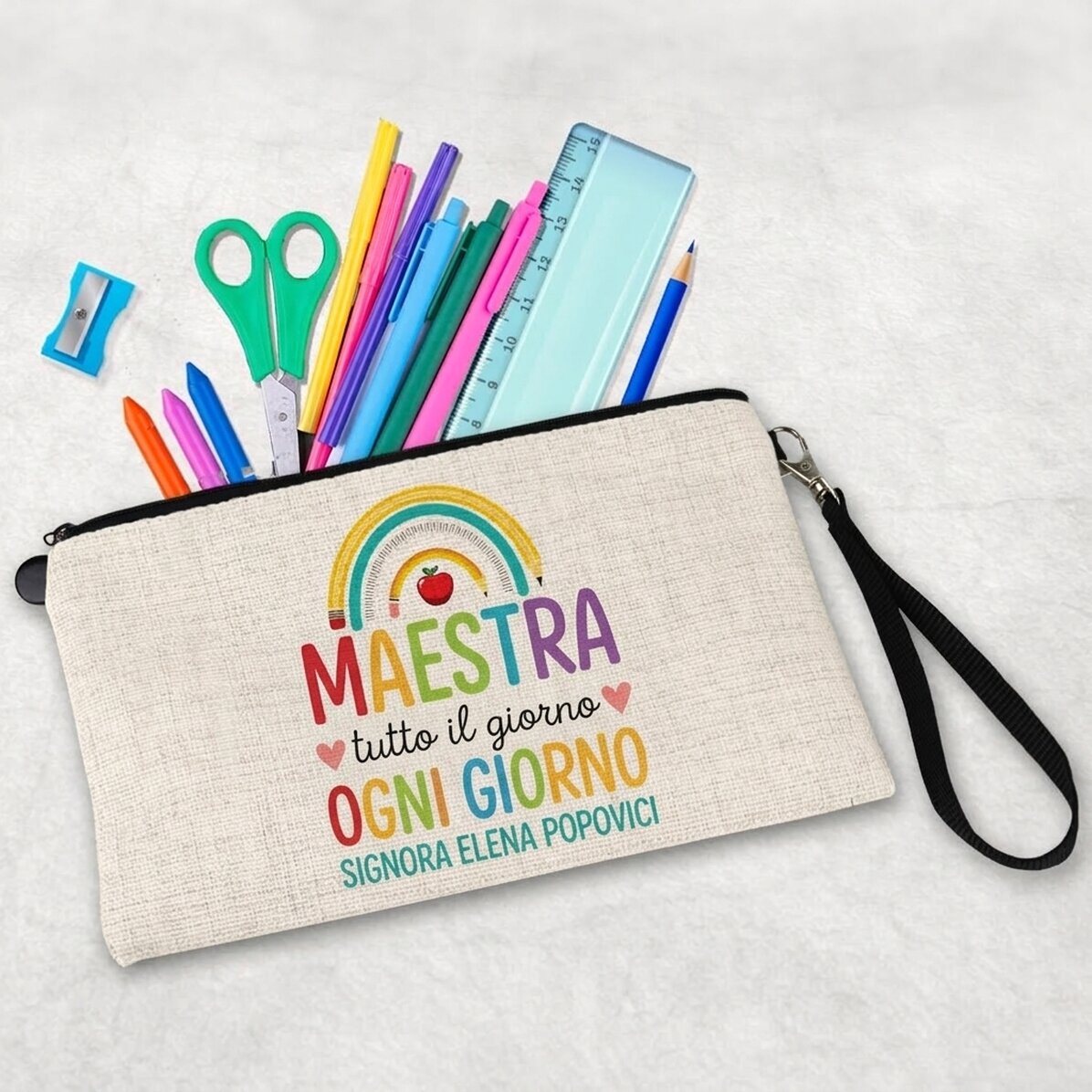 Kit per insegnanti personalizzato con la scritta "Teacher all day"