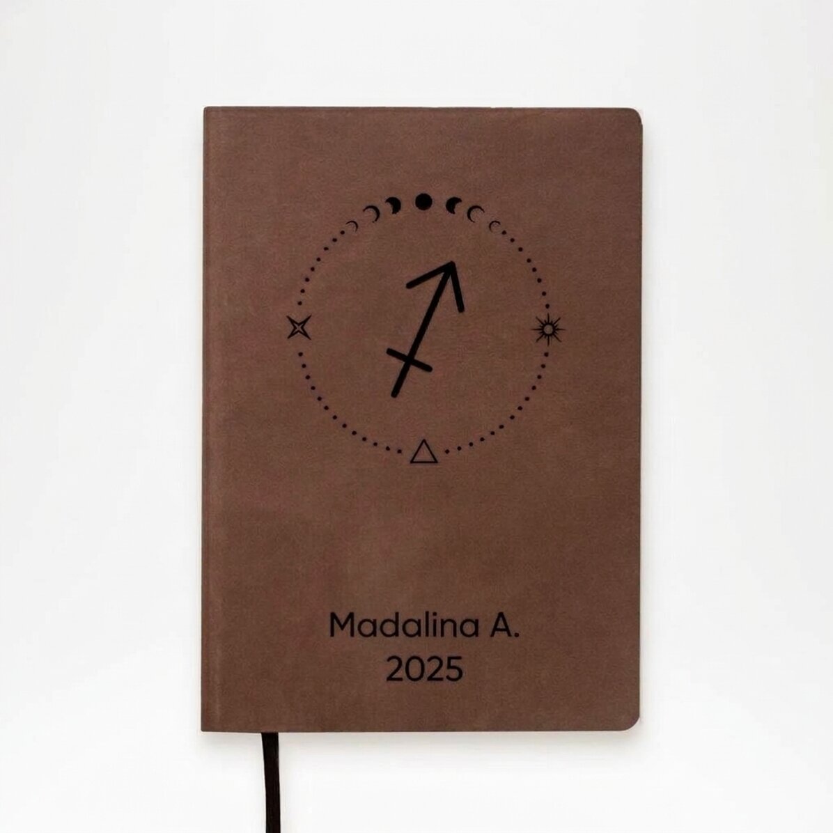 Agenda in pelle personalizzata con testo e segno zodiacale del Sagittario