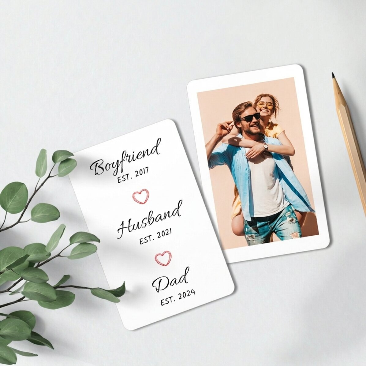 Tessera in alluminio personalizzata su entrambi i lati con un messaggio e una foto in formato ritrat