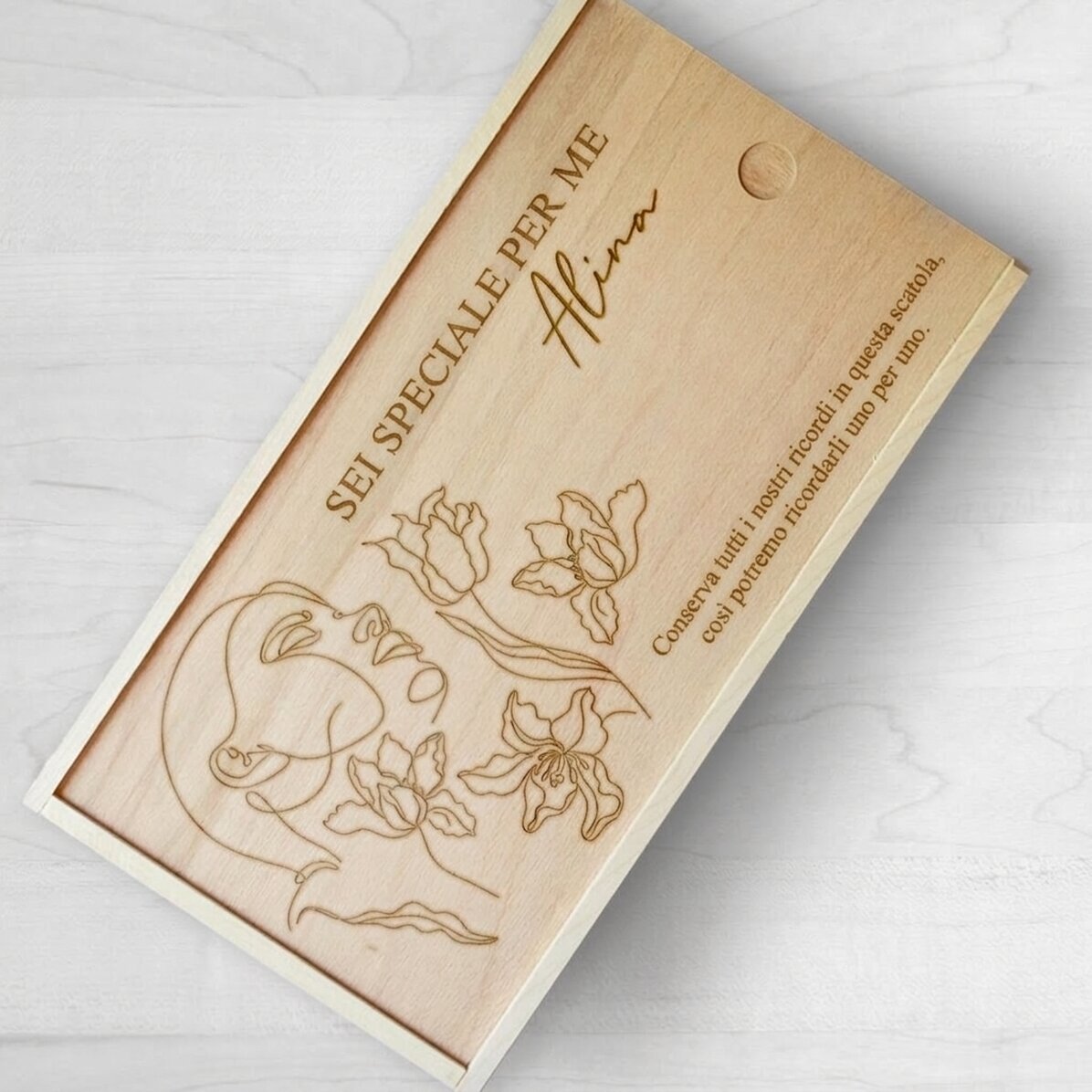 Scatola regalo personalizzata in legno con messaggio per lei