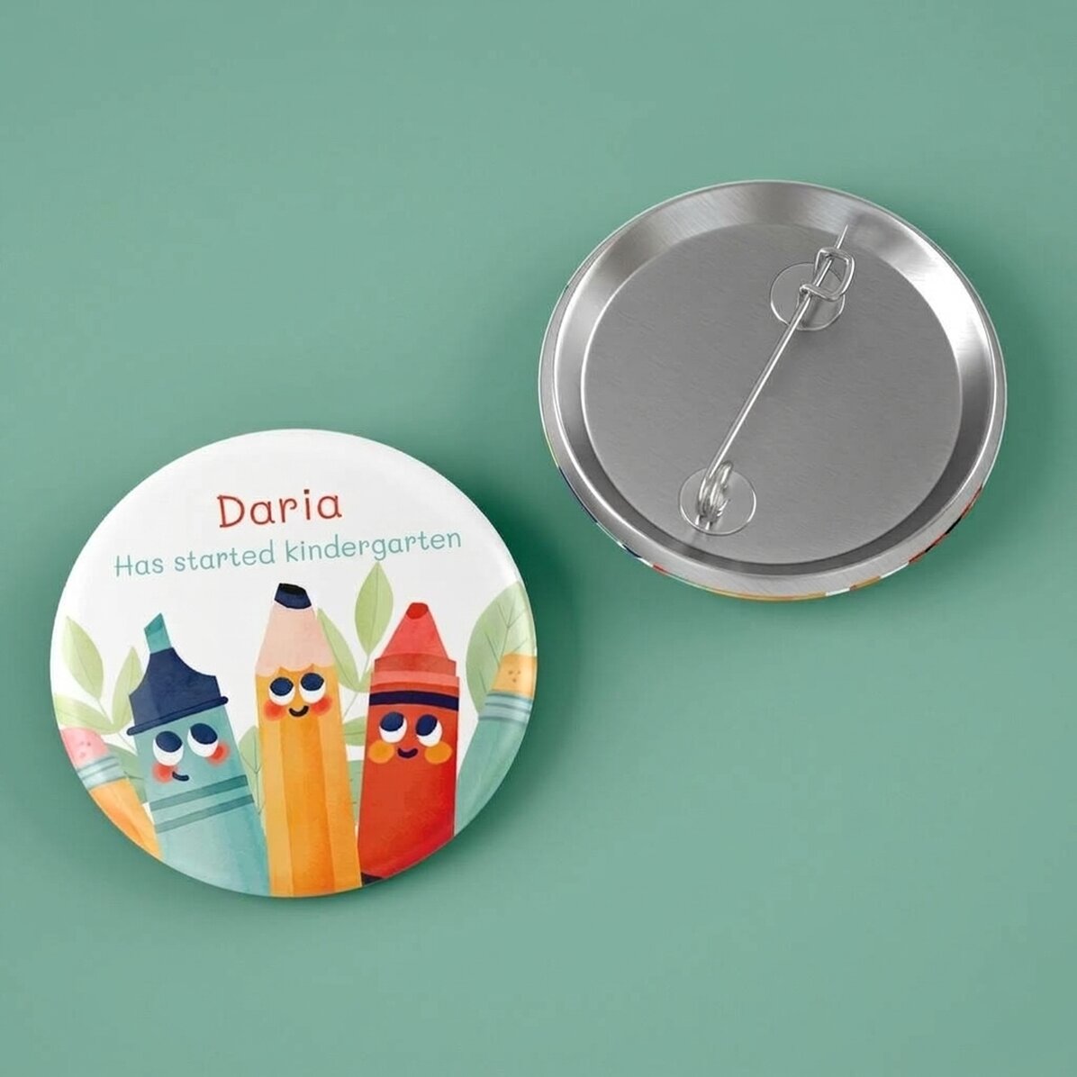 Spilla personalizzata con nome e testo - Matite