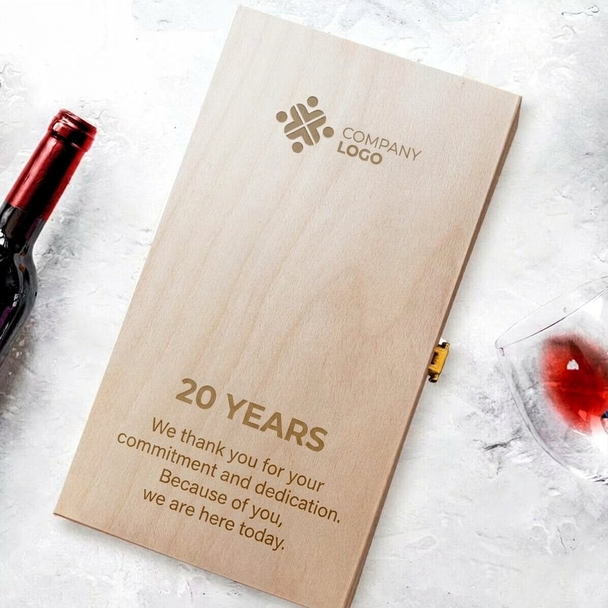 Confezione personalizzata per due bottiglie di vino con logo e messaggio