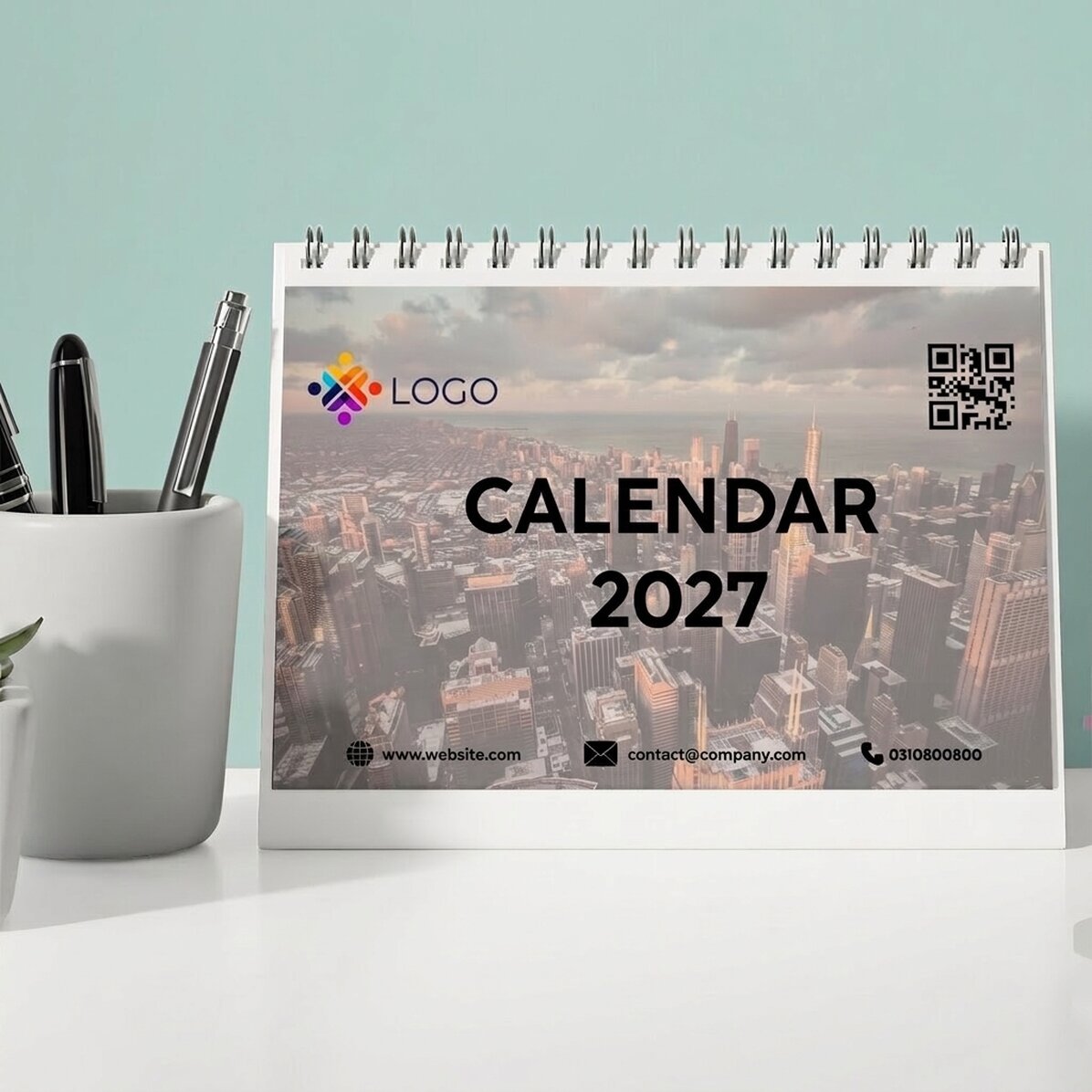 Calendario da scrivania personalizzato con logo, foto, testo e codice QR