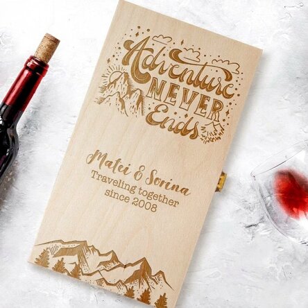 Personalised wine box for two bottles - Adventure never ends