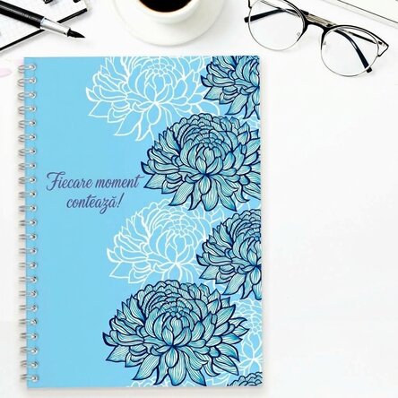 Notebook personalizzato con la scritta: "Every moment matters!"