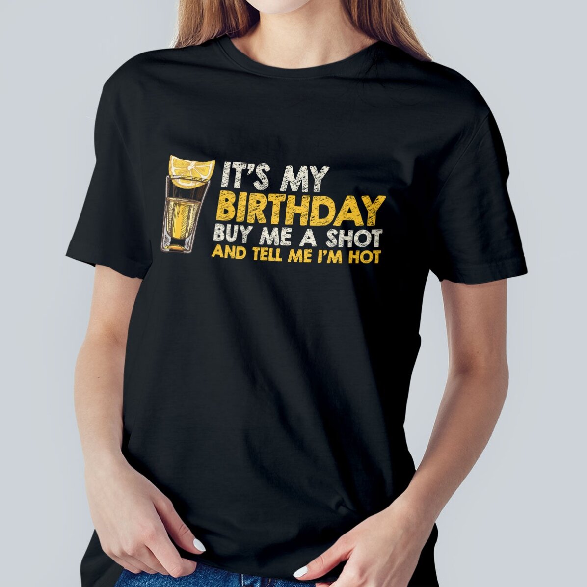 Maglietta in cotone personalizzata con scritta - Buy me a shot