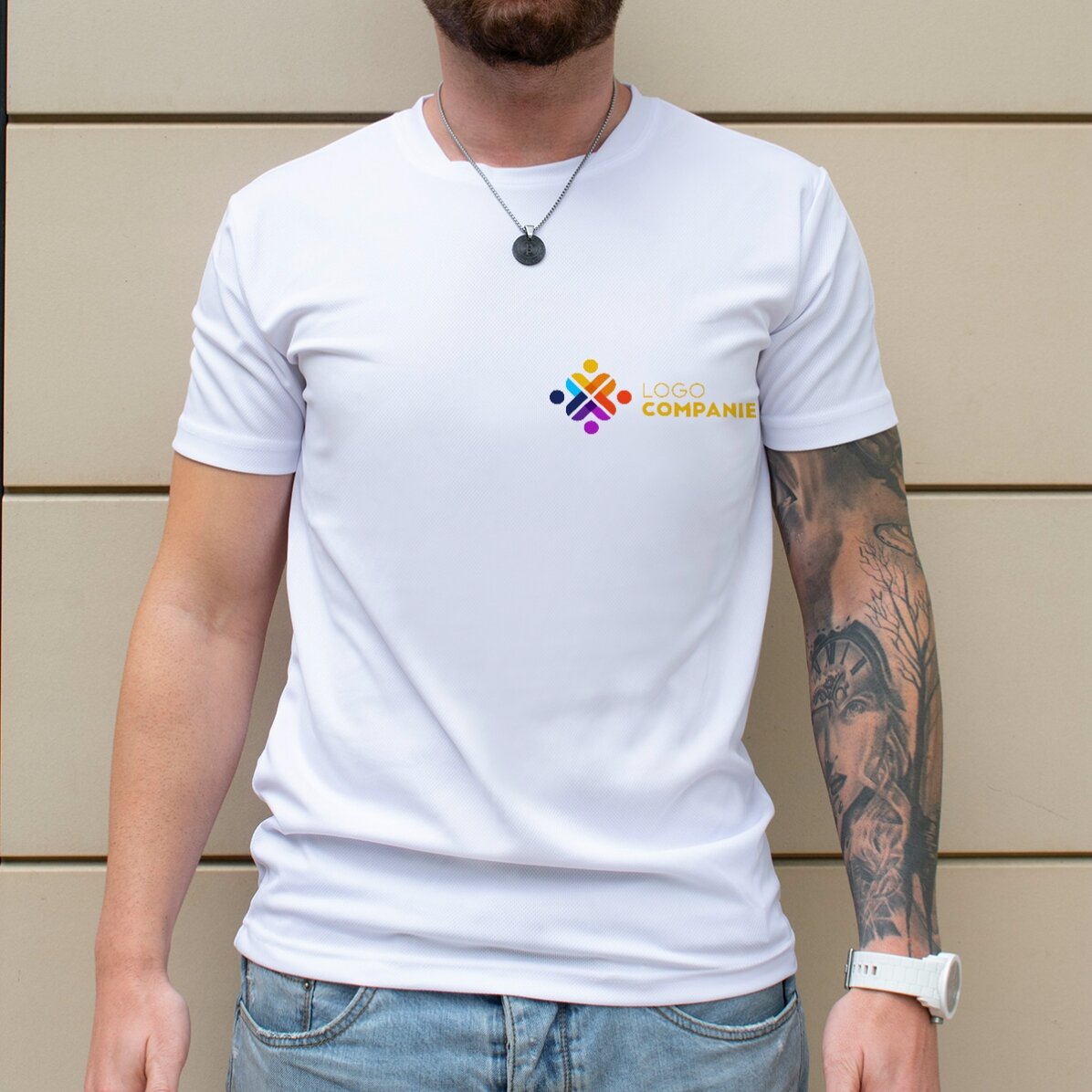 Maglietta sportiva personalizzata con logo