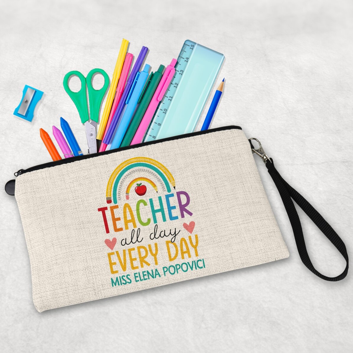 Kit per insegnanti personalizzato con la scritta "Teacher all day"